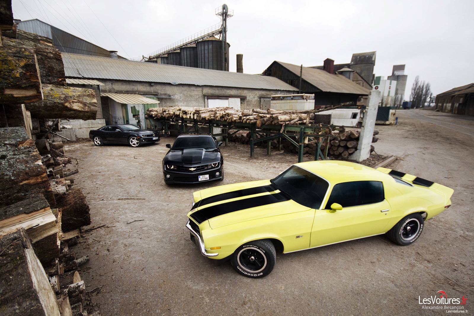 Chevrolet : l’histoire d’un mythe à travers deux générations de Camaro…