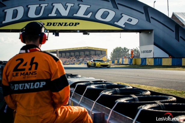 Photos-24-Heures-du-Mans-2014-commissaire-Dunlop-Corvette