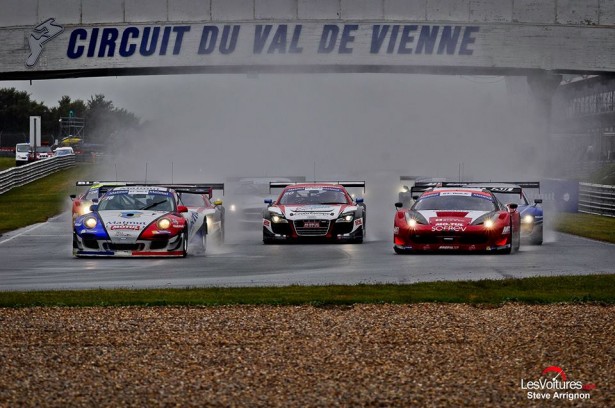 GT-Tour-Le-Vigeant-Val-de-Vienne-2014-Porsche-C2-départ