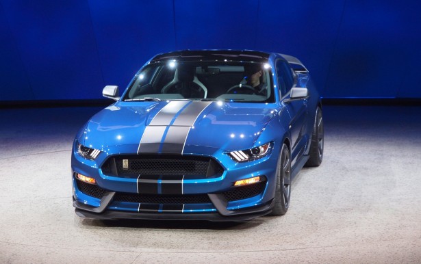 ford-shelby-gt350r-mustang-2015-9