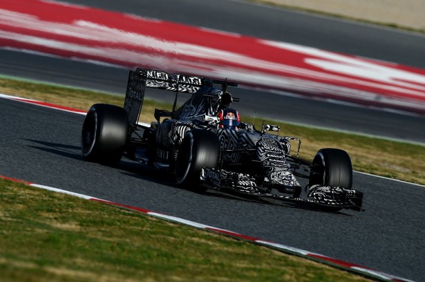 Infiniti-Red-Bull-Racing-Daniil-Kvyat-F1-essais-barcelone