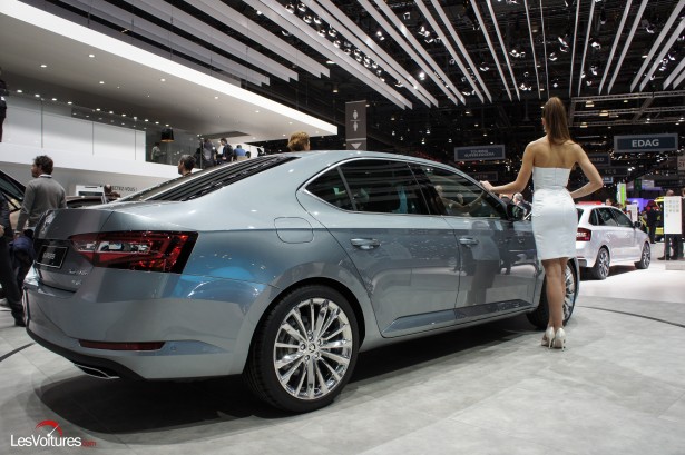 Salon-Genève-2015-Skoda-Superb-2