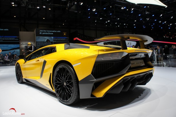 Salon-Genève-2015-14-Lamborghini-Aventador-LP-750-4-sv-Super-Veloce