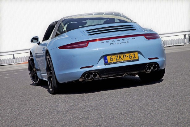 Porsche-911-Targa-4S-Exclusive-Edition-2015-12
