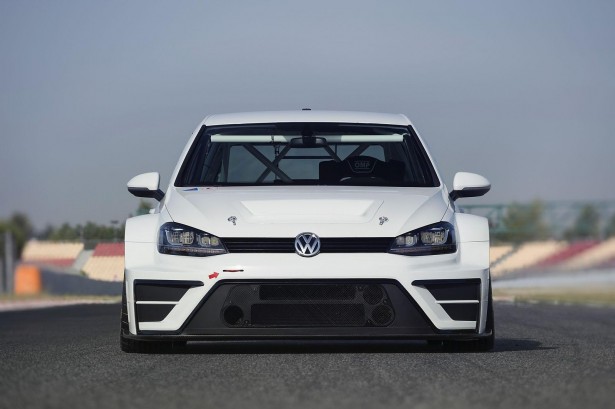 Volkswagen-Golf-tcr-2016-2
