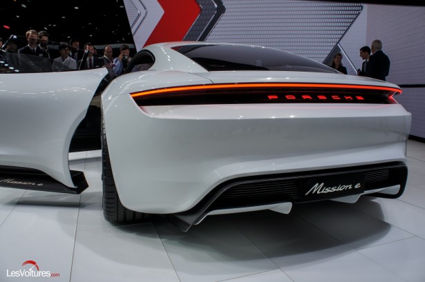 Salon-Francfort-2015-automobile-126-Porsche-Mission-e-concept