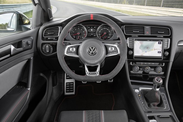 Volkswagen-Golf-GTI-Clubsport-2016-4