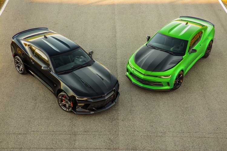 The Chevrolet Camaro 1LE performance package returns for 2017, poised to set new benchmarks for attainable track performance. The package builds off the success of the previous-generation 1LE, offering increased handling and track performance. In response to customer demand, Chevrolet will offer two distinct 1LE packages, for both V6 and V8 models, each visually distinguished with a satin black hood, specific wheels and more. (Vehicles shown with optional black Chevrolet bowtie accessories and concept green color on LT model.)