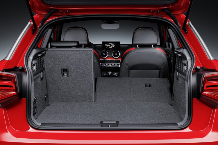 Luggage compartment, Colour: Tango Red