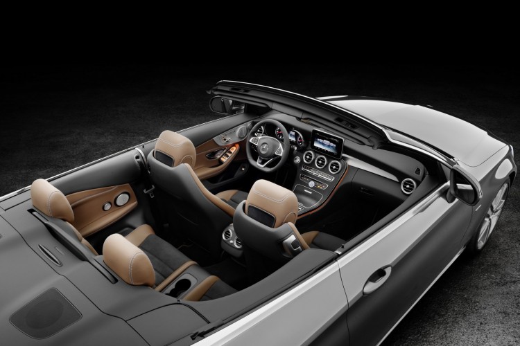 Mercedes-Benz C 220d 4MATIC Cabriolet, Edition 1, Exterieur: designo selenitgrau magno, AMG Line; Interior: schwarz/nussbraun, Kraftstoffverbrauch (l/100 km) innerorts/außerorts/kombiniert: 5,4/3,9/4,5 CO2-Emissionen kombiniert: 116 g/km Exterior: designo selenite grey, AMG Line; interior: black/nut brown Fuel consumption (l/100 km) urban/ex urban/combined: 5.4/3.9/4.5 combined CO2 emissions: 116 g/km
