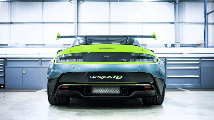 Aston-Martin-Vantage GT8-2016-11
