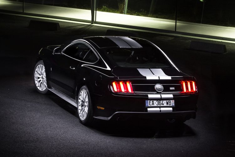 ford-series-speciales-50th-anniversary-mustang