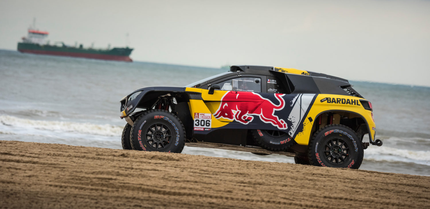 Dakar Sébastien Loeb dévoile son 3008 DKR Les Voitures