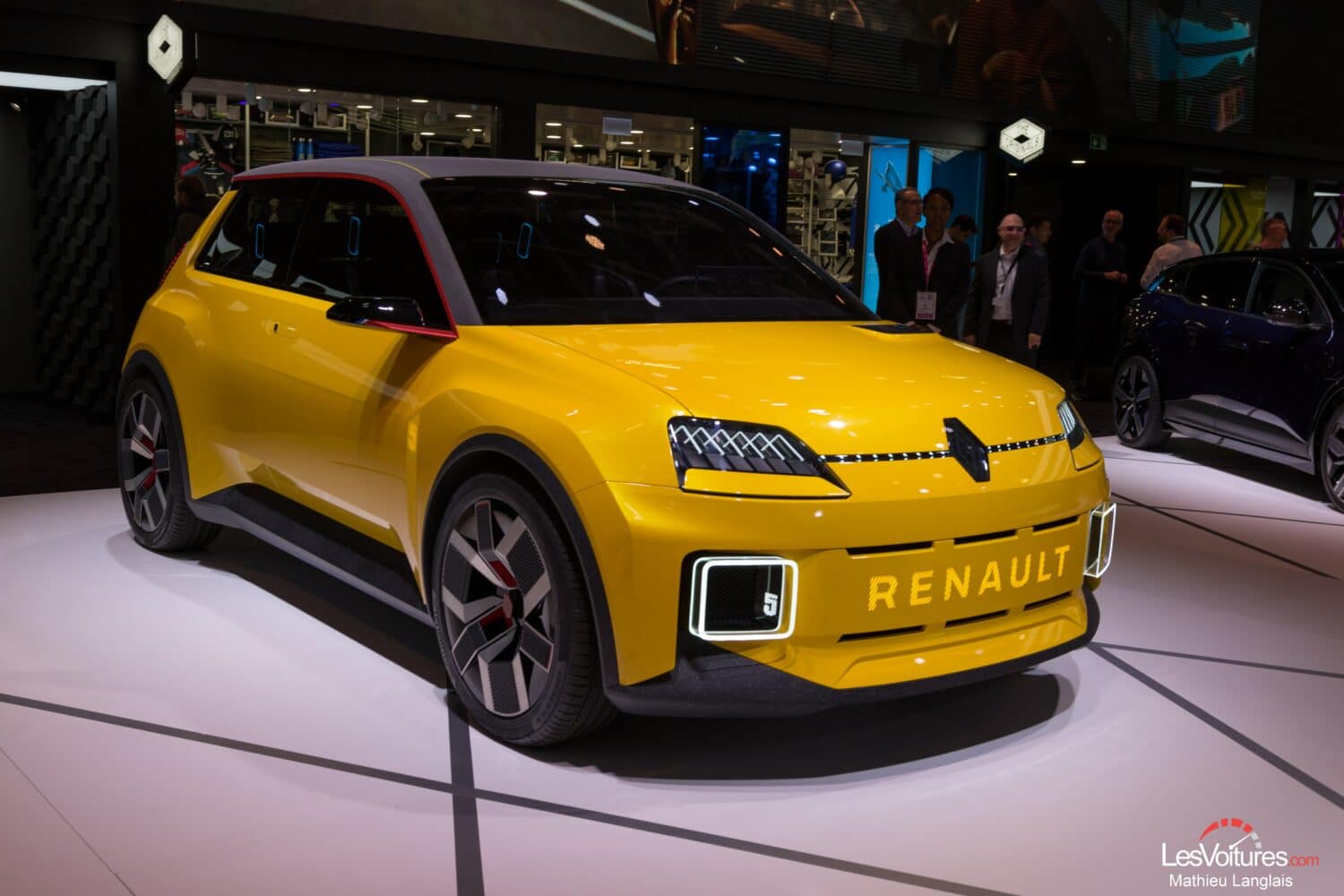 Renault Ever Trophy En Photos Et Vid O Au Mondial De L Auto Les