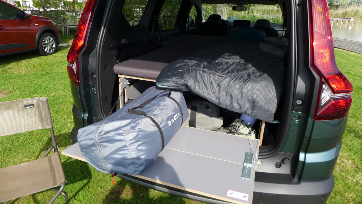 Dacia Jogger En Mode Camping Car Avec Le Pack Sleep Ou La Tente De