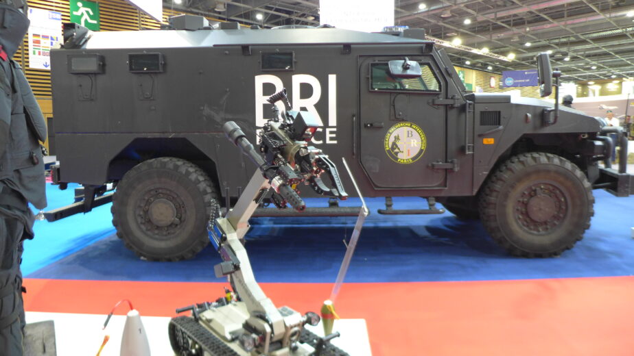 Eurosatory les véhicules de la BRI du RAID et du GIGN exposés en