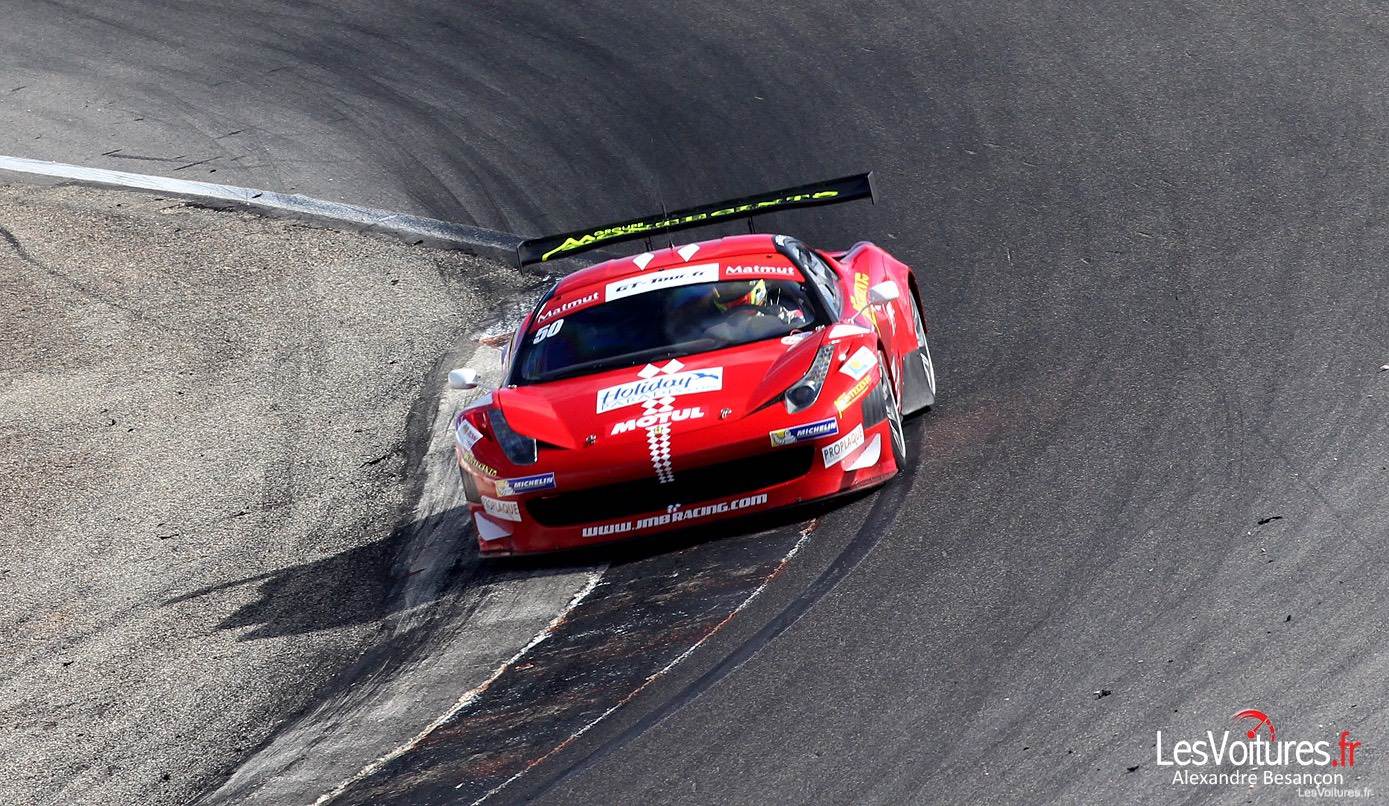 Nissan GTR lignée ultrasportive en piste à Lédenon avec le JMB