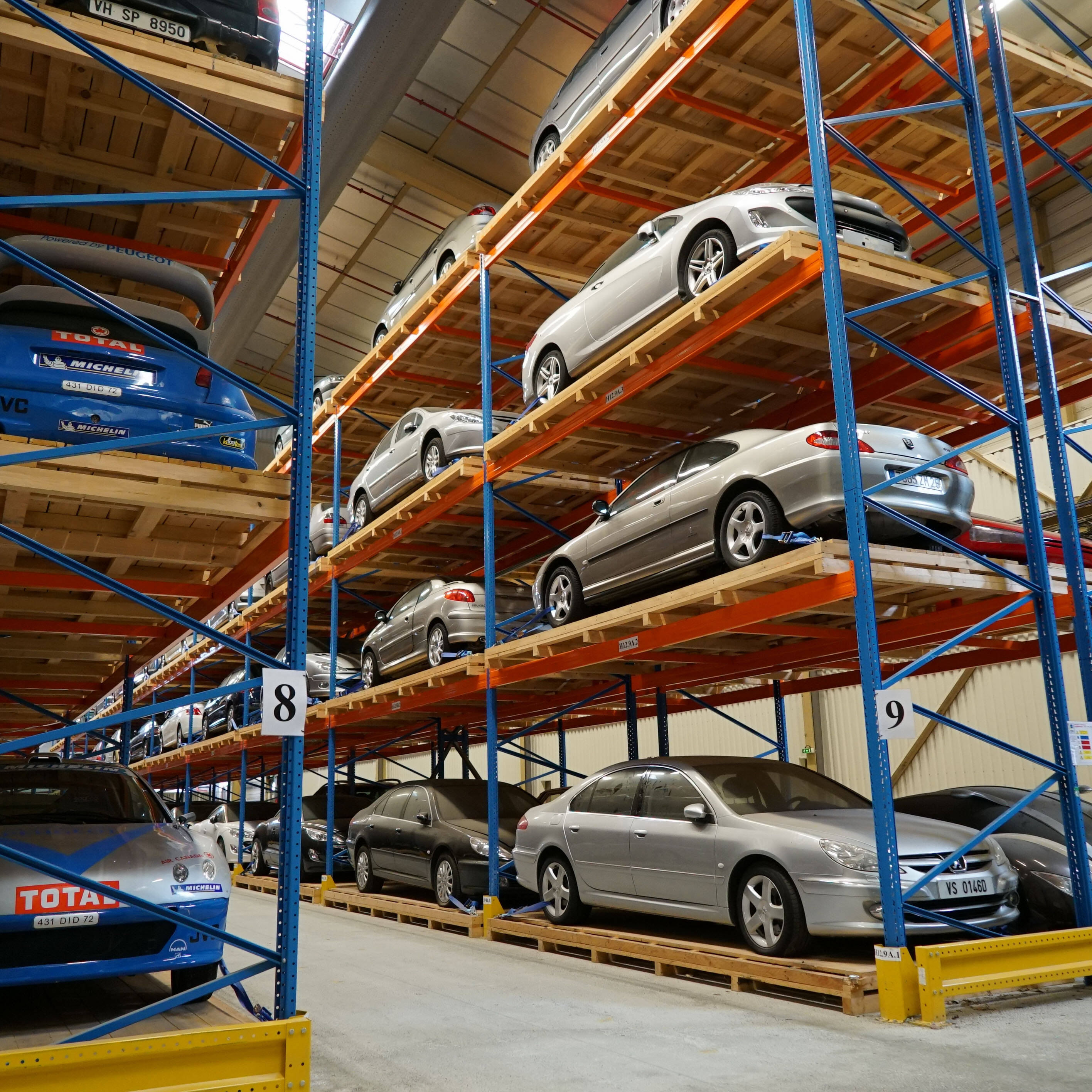 L'Aventure Peugeot Citroën DS Centre d’archives de Terre Blanche des réserves Peugeot