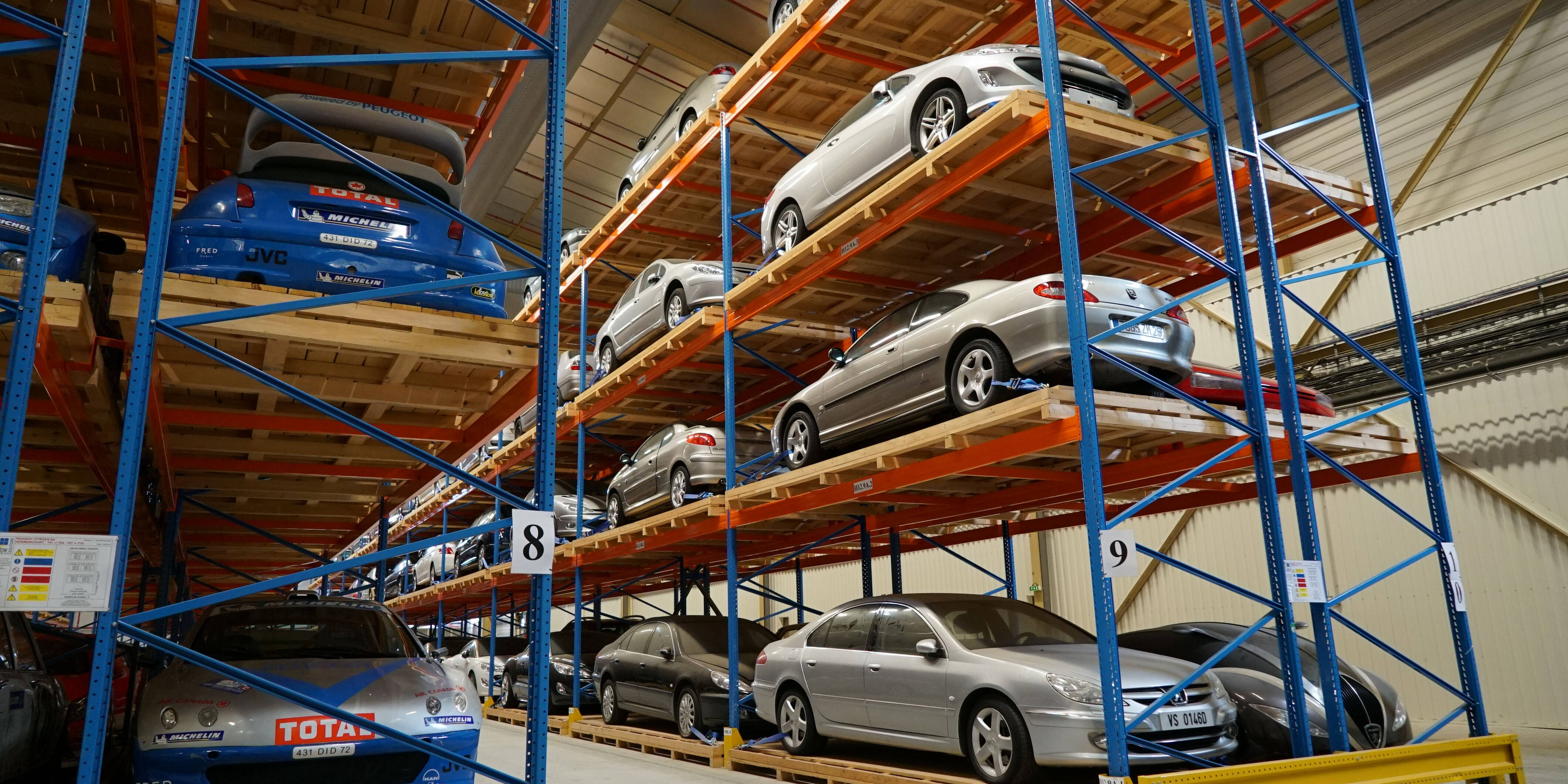 L'Aventure Peugeot Citroën DS Centre d’archives de Terre Blanche des réserves Peugeot