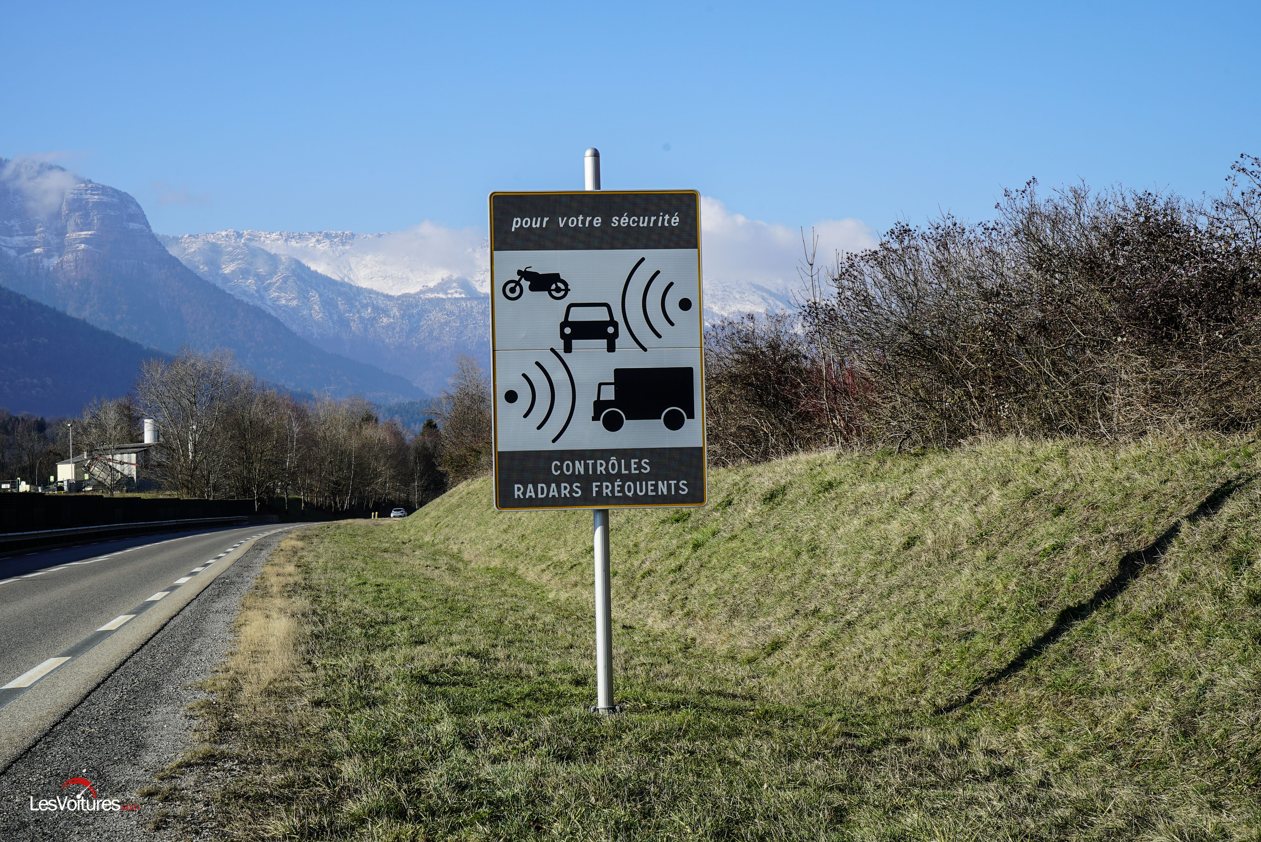 panneau-radar-1 panneau-radar-1