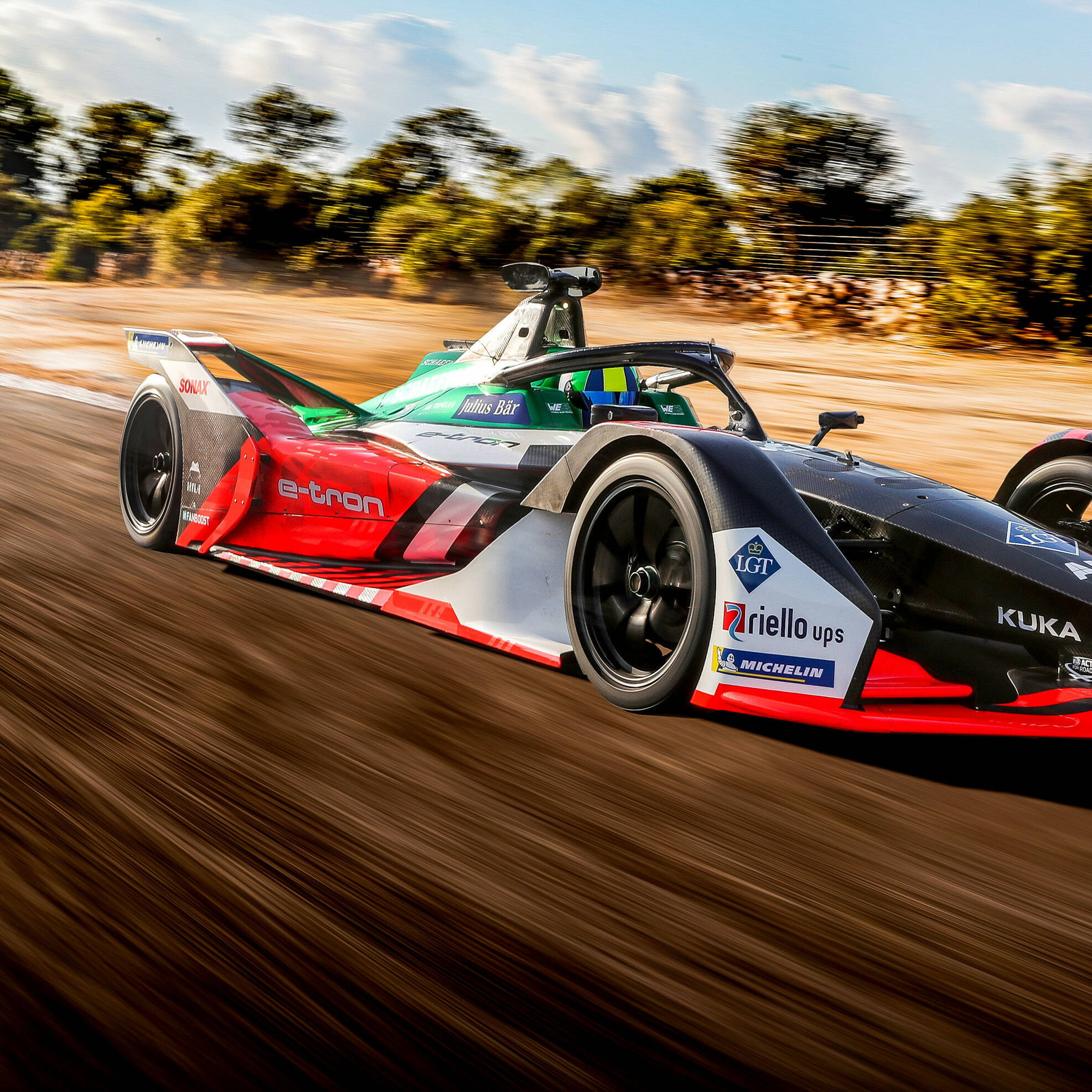 Audi e-tron FE06