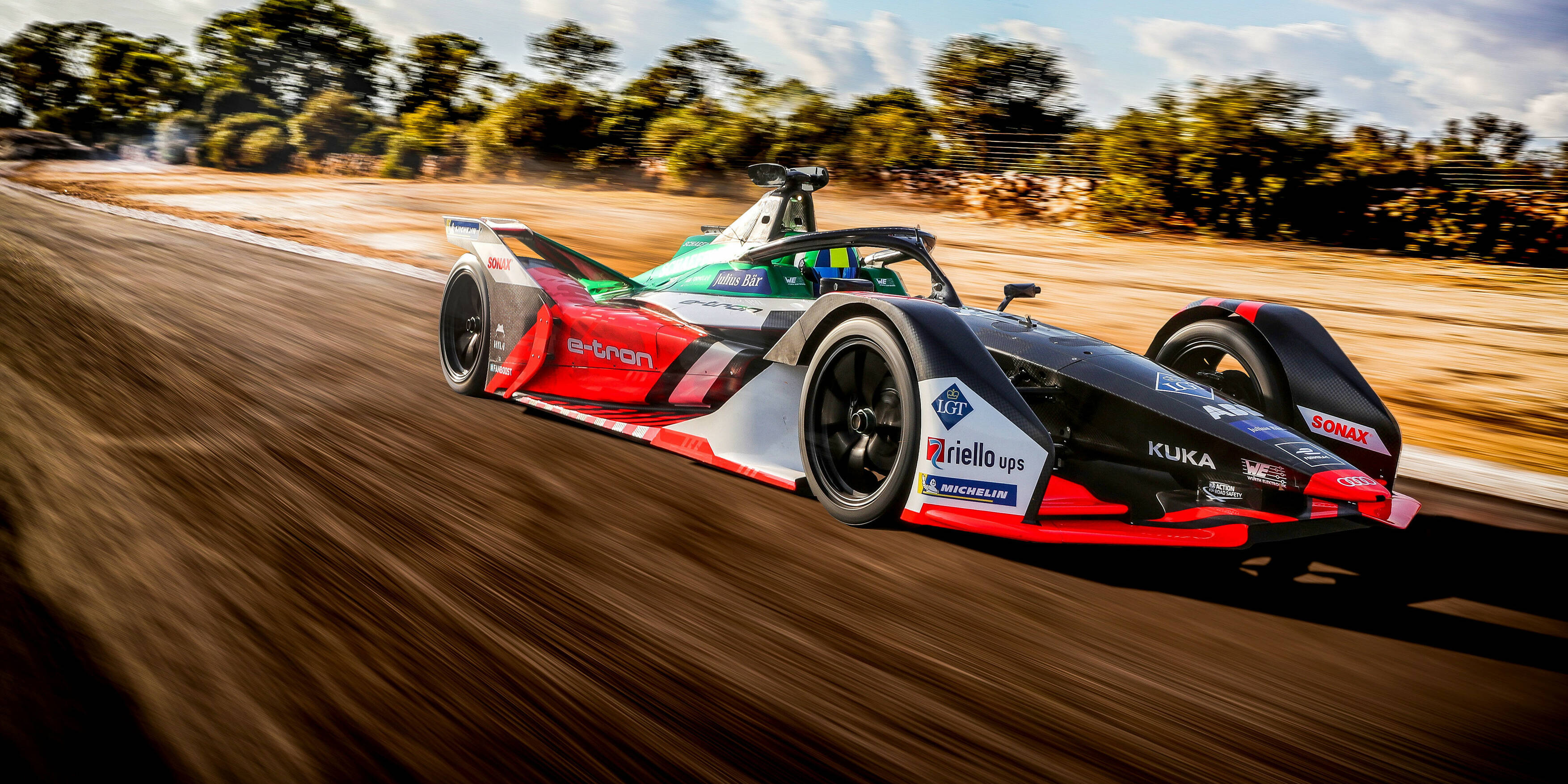Audi e-tron FE06