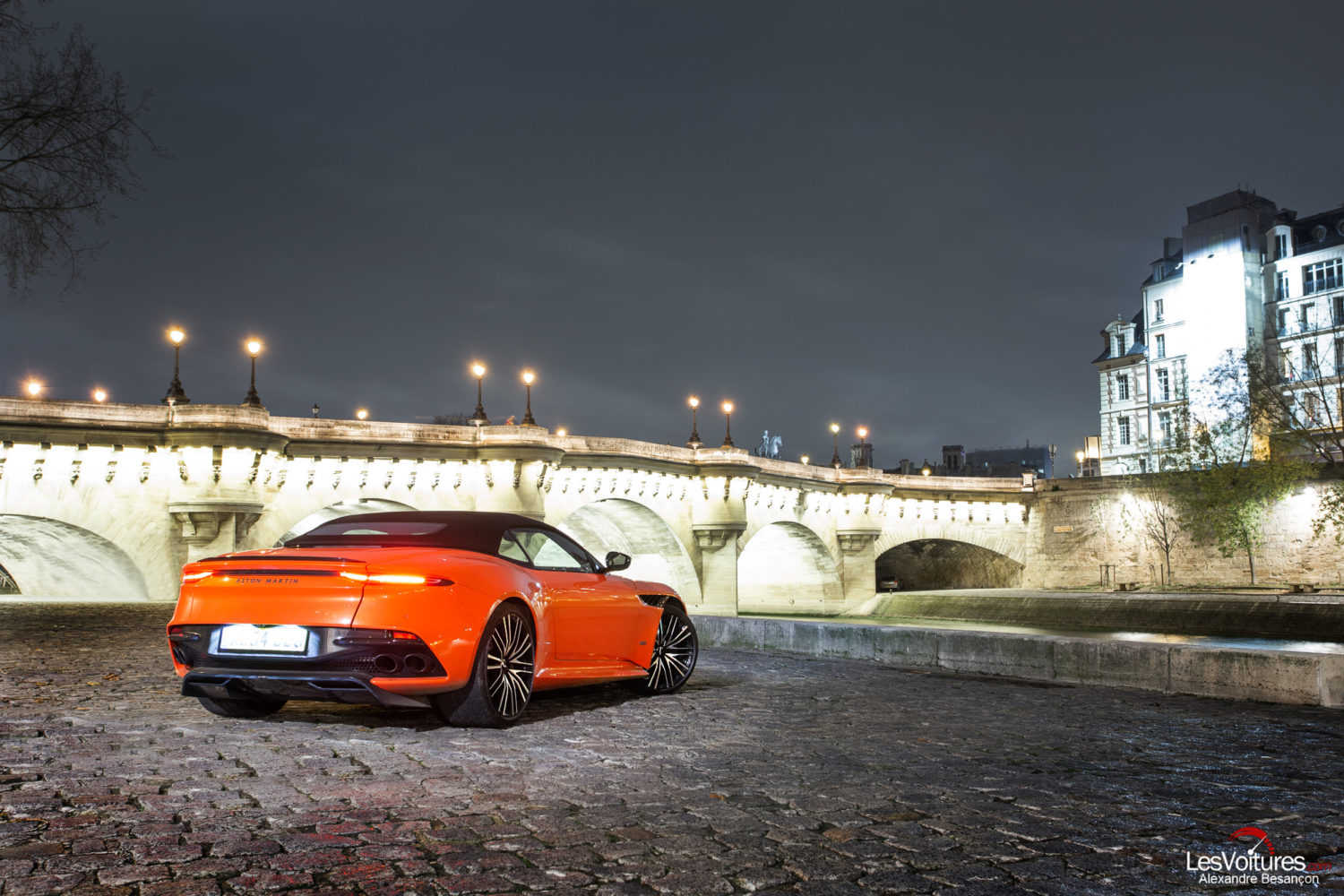 Aston Martin DBS Superleggera Volante