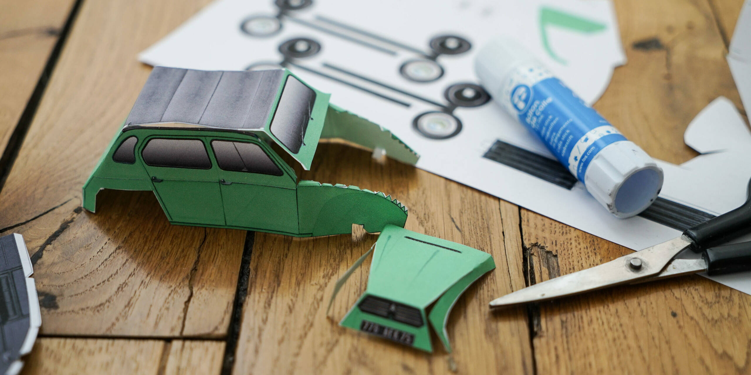 voiture en papier