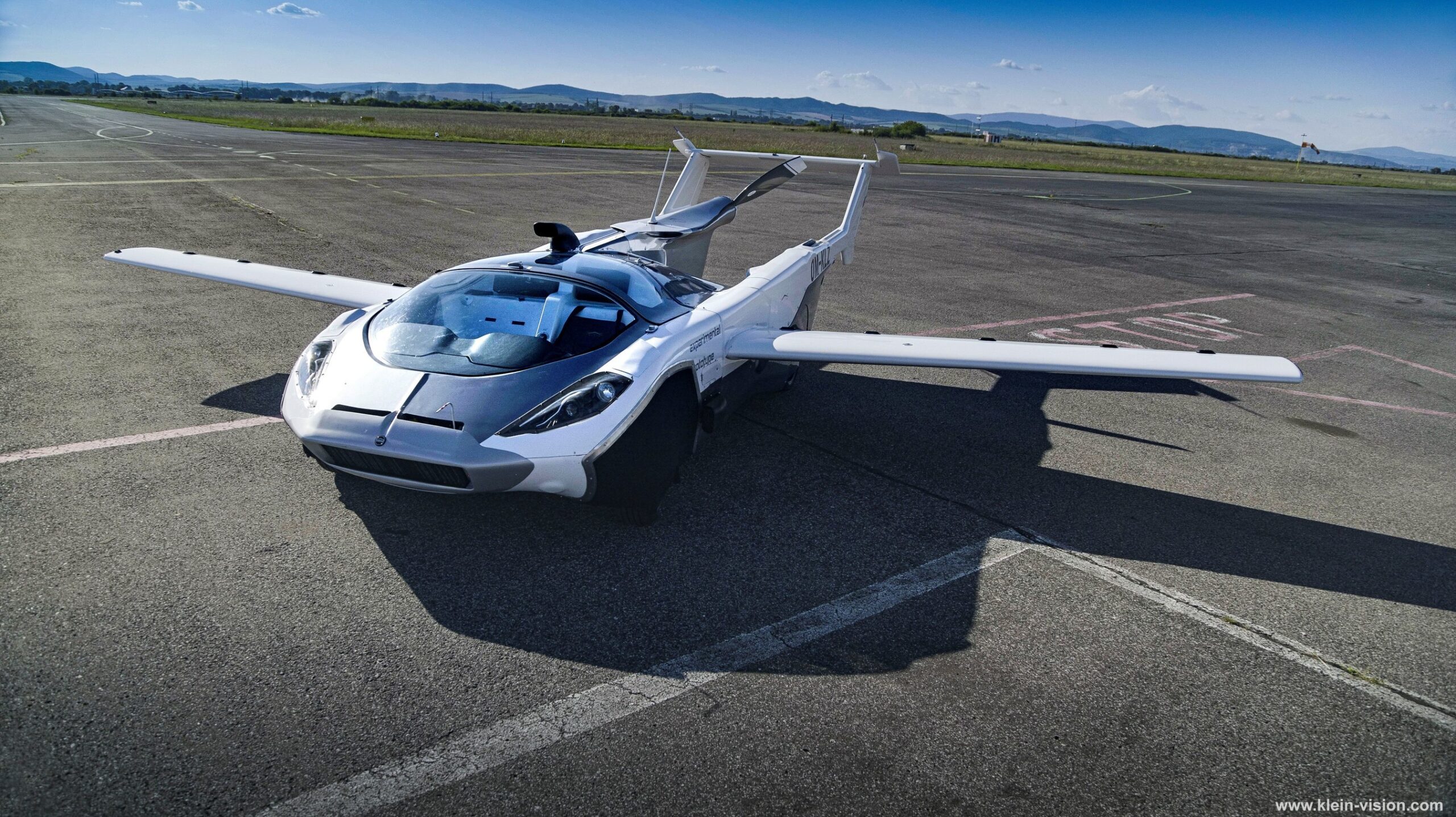 Klein Vision AirCar : la voiture volante réussit son envol (vidéo) | Motors-Addict