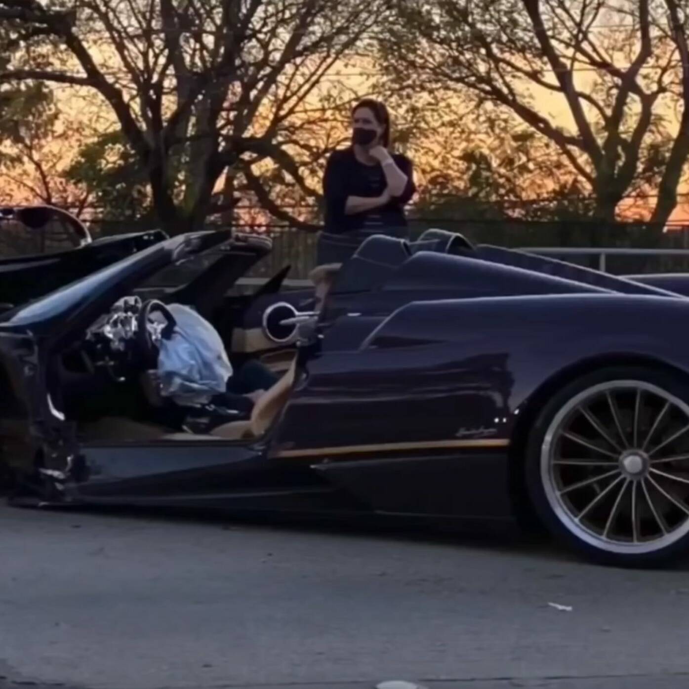 Pagani Huayra Roadster