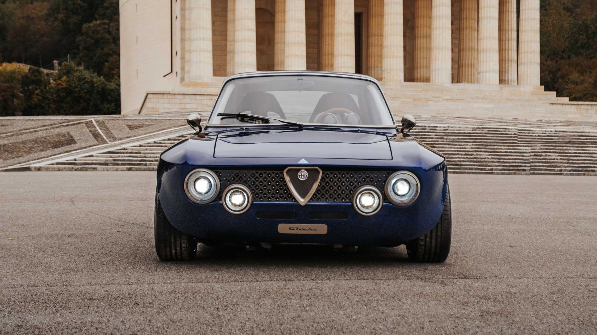 totem-gt-electric-giulia-100-lectrique-l-ancienne-les-voitures