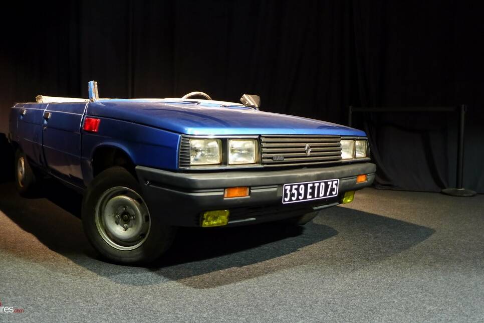 Renault 11 coupée en deux James Bond