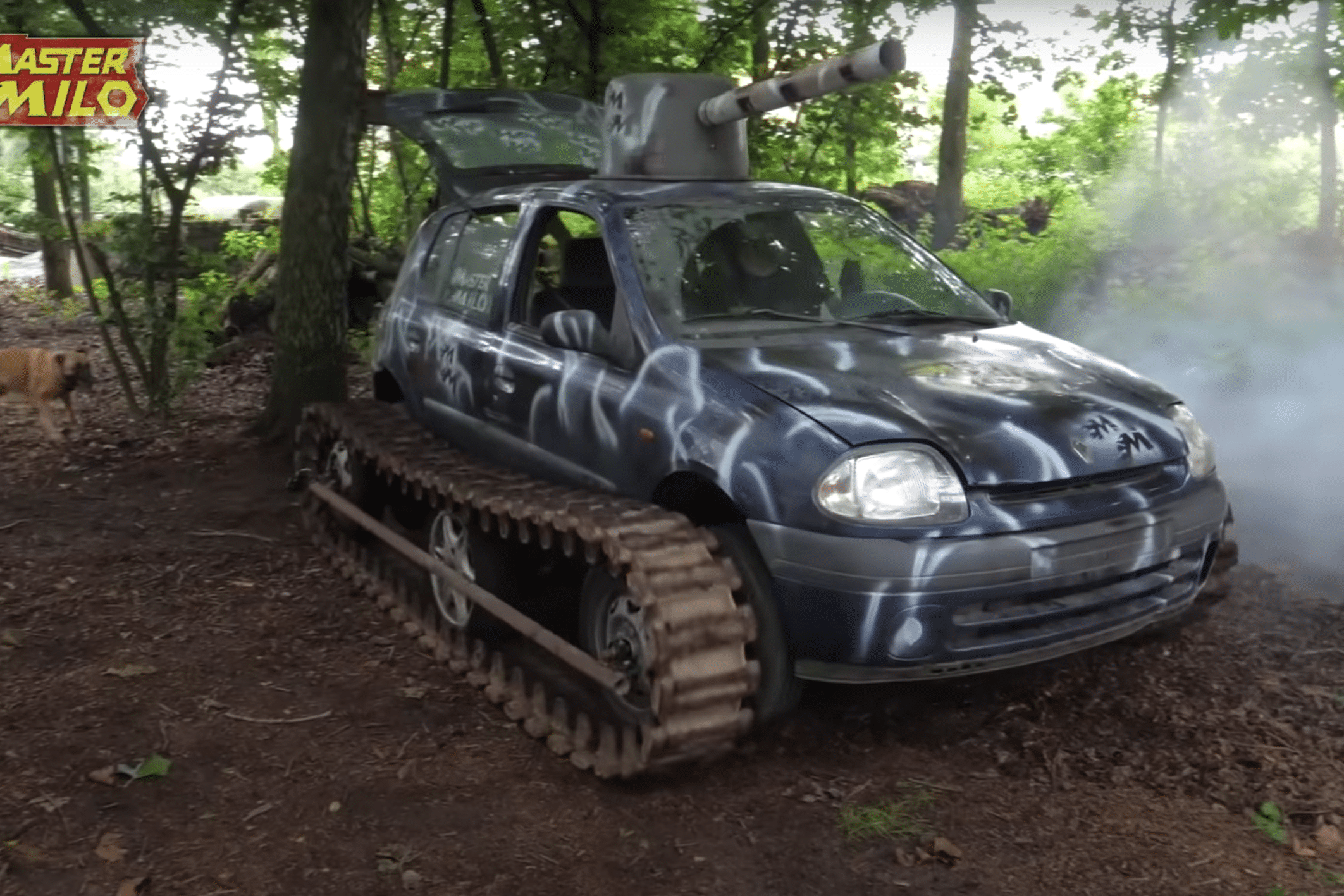 Renault Clio char d'assaut