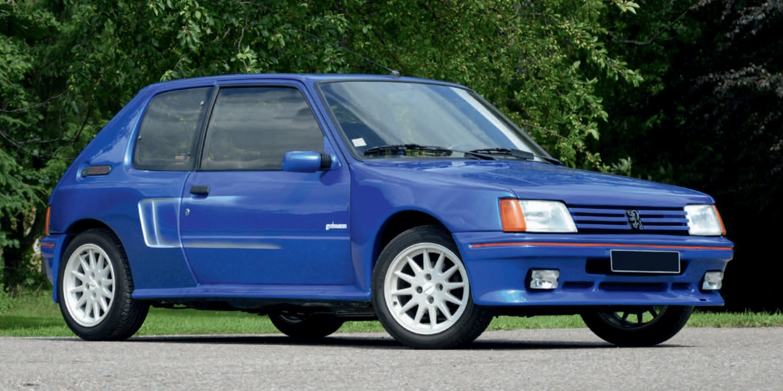 Peugeot 205 GTI Vente Aguttes L'Aventure Peugeot Citroën