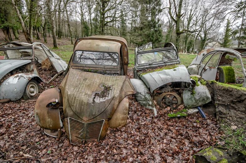 Photo voiture ancienne Citroën 2 CV poster URBEX impression lieux abandonnés 