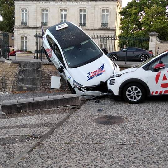 accident auto-école auto école formation à la conduite sécurité routière