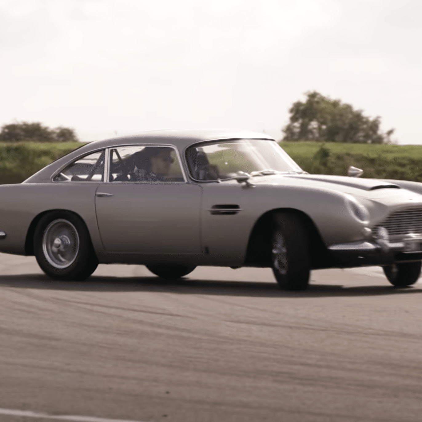 James Bond Mourir peut attendre No Time to Die Aston Martin DB5
