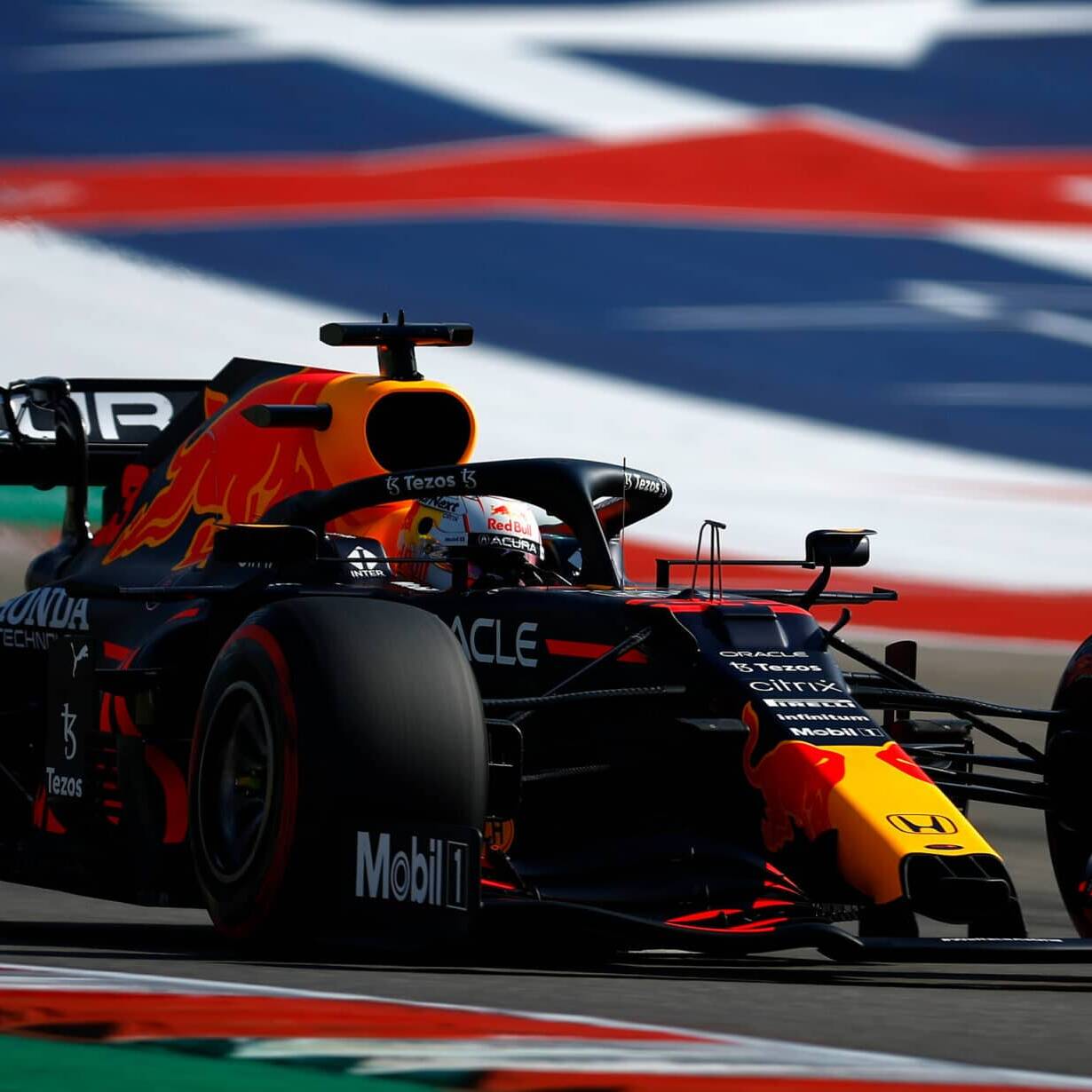 Max Verstappen doigt d'honneur Lewis Hamilton