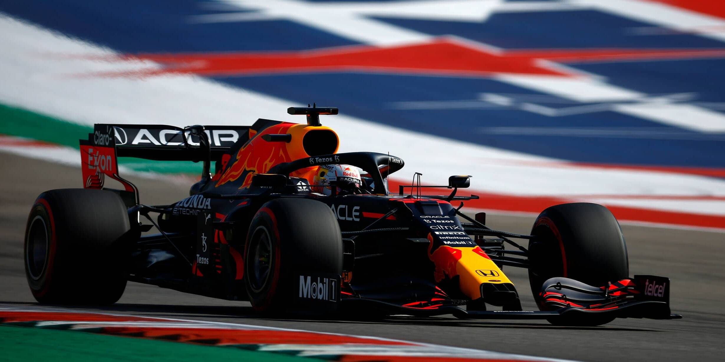 Max Verstappen doigt d'honneur Lewis Hamilton