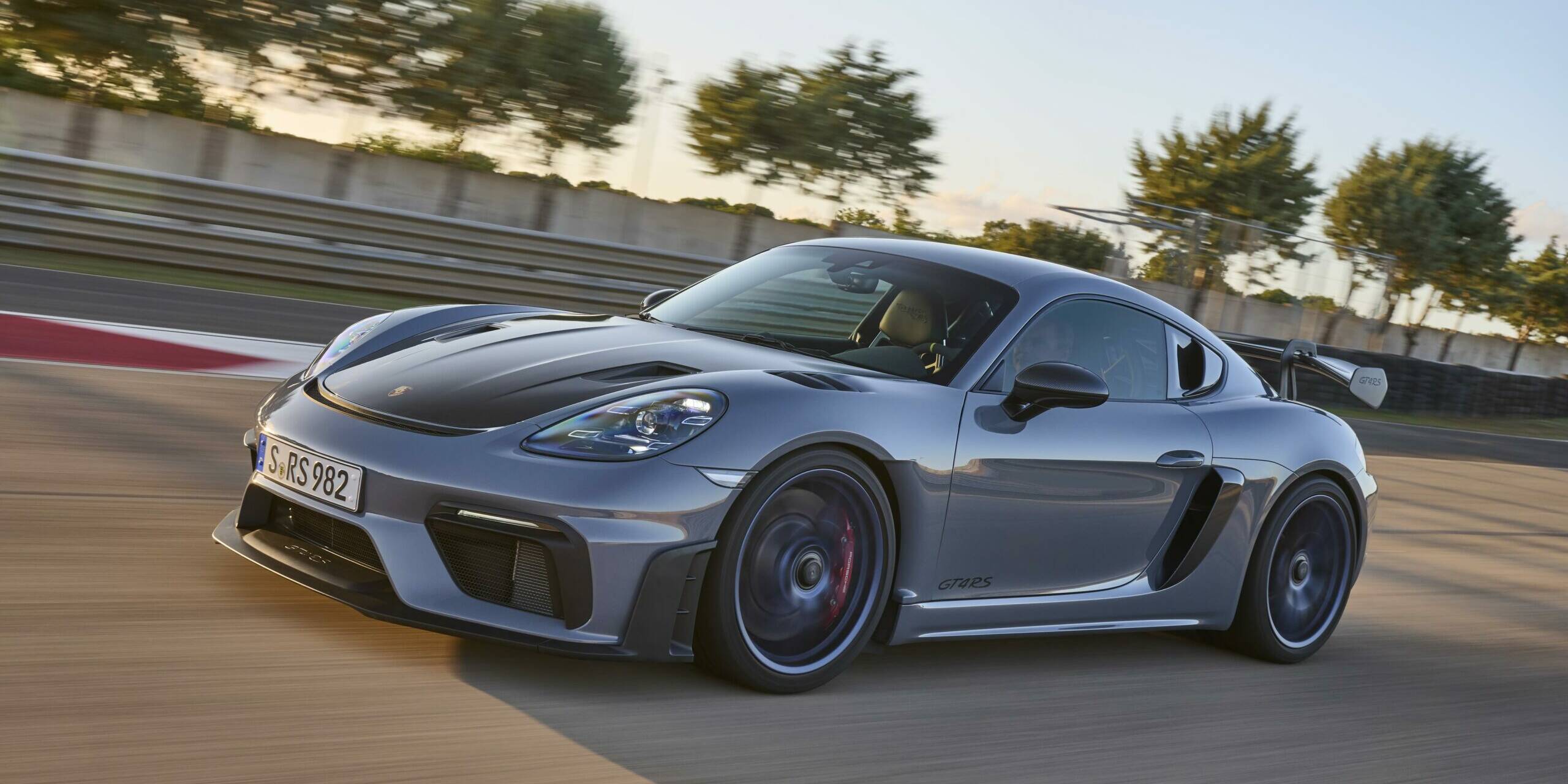 Porsche 718 Cayman GT4 RS