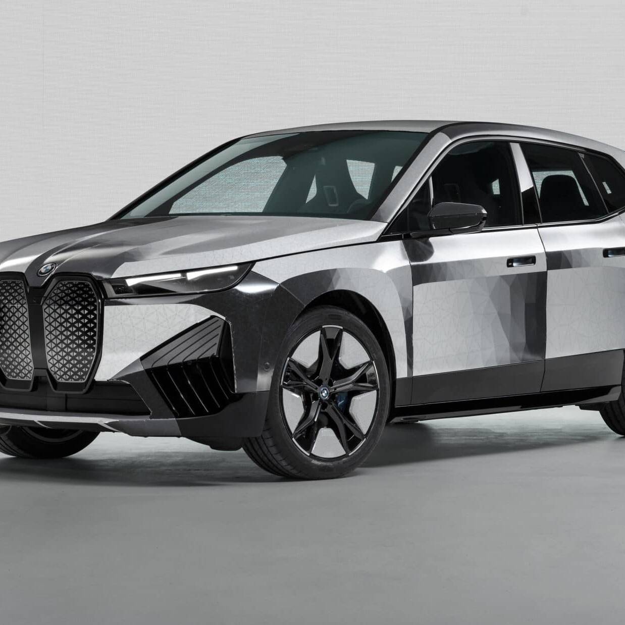 BMW iX Flow voiture qui change de couleur