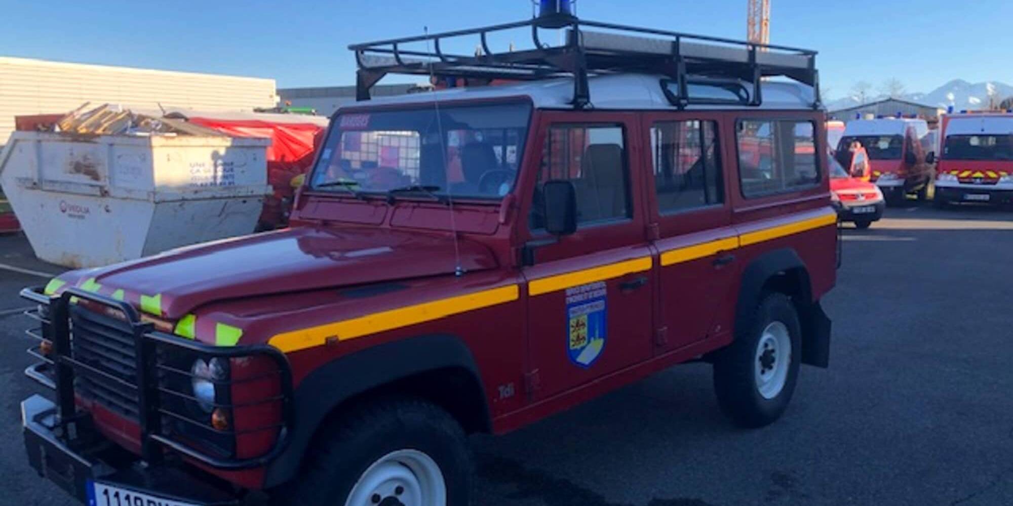 Land Rover Defender voiture de pompiers
