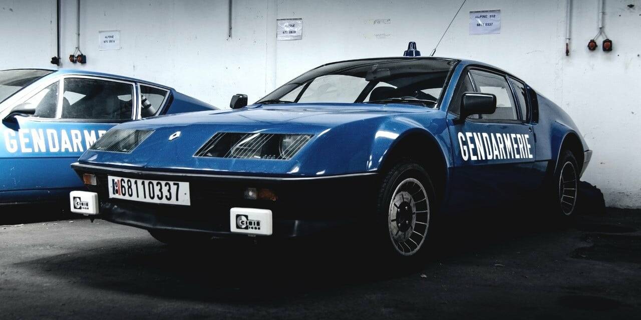 voitures gendarmerie nationale Rétromobile 2022