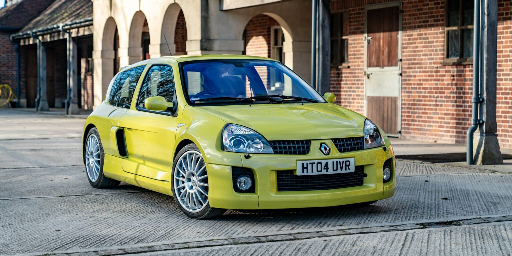 Renault Clio V6