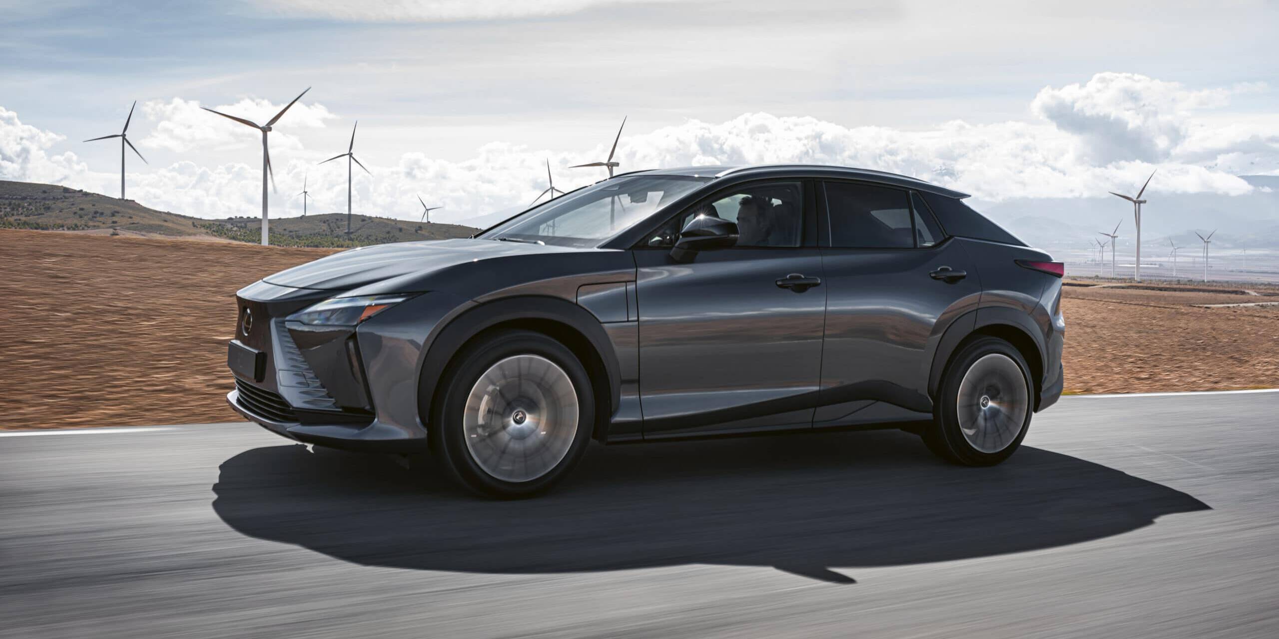 Lexus RZ 450e voiture électrique