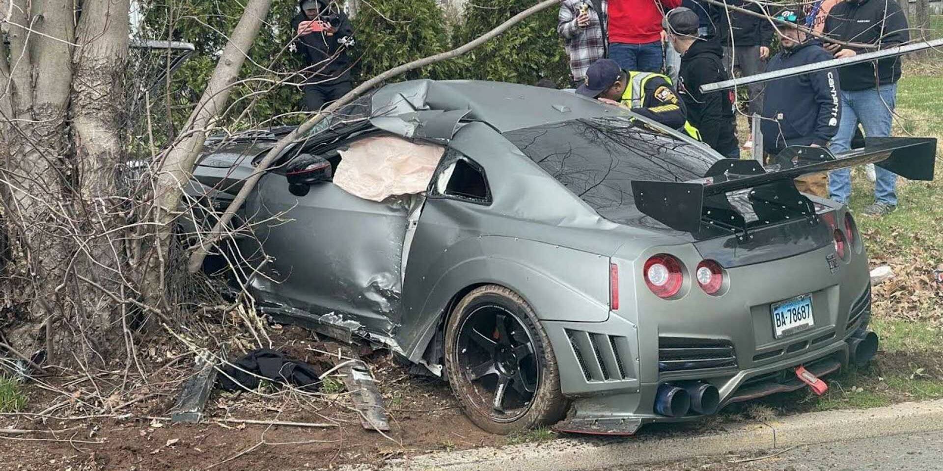 crash Nissan GT-R