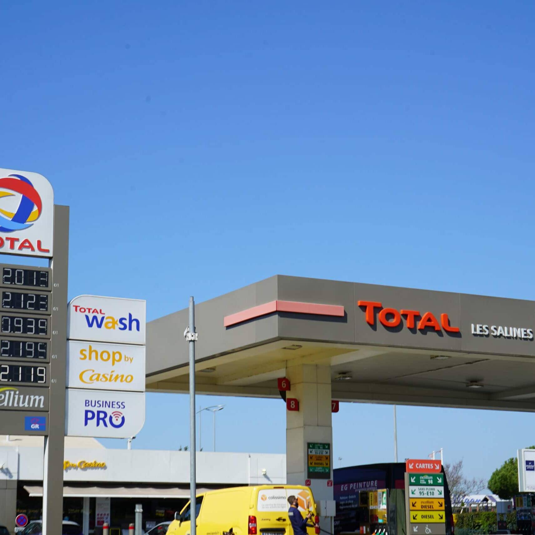 Emmanuel Macron prix des carburants remise 18 centimes