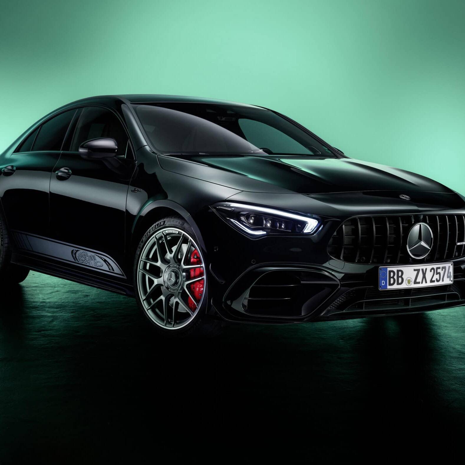 Mercedes-AMG A 45 Mercedes-AMG CLA 45