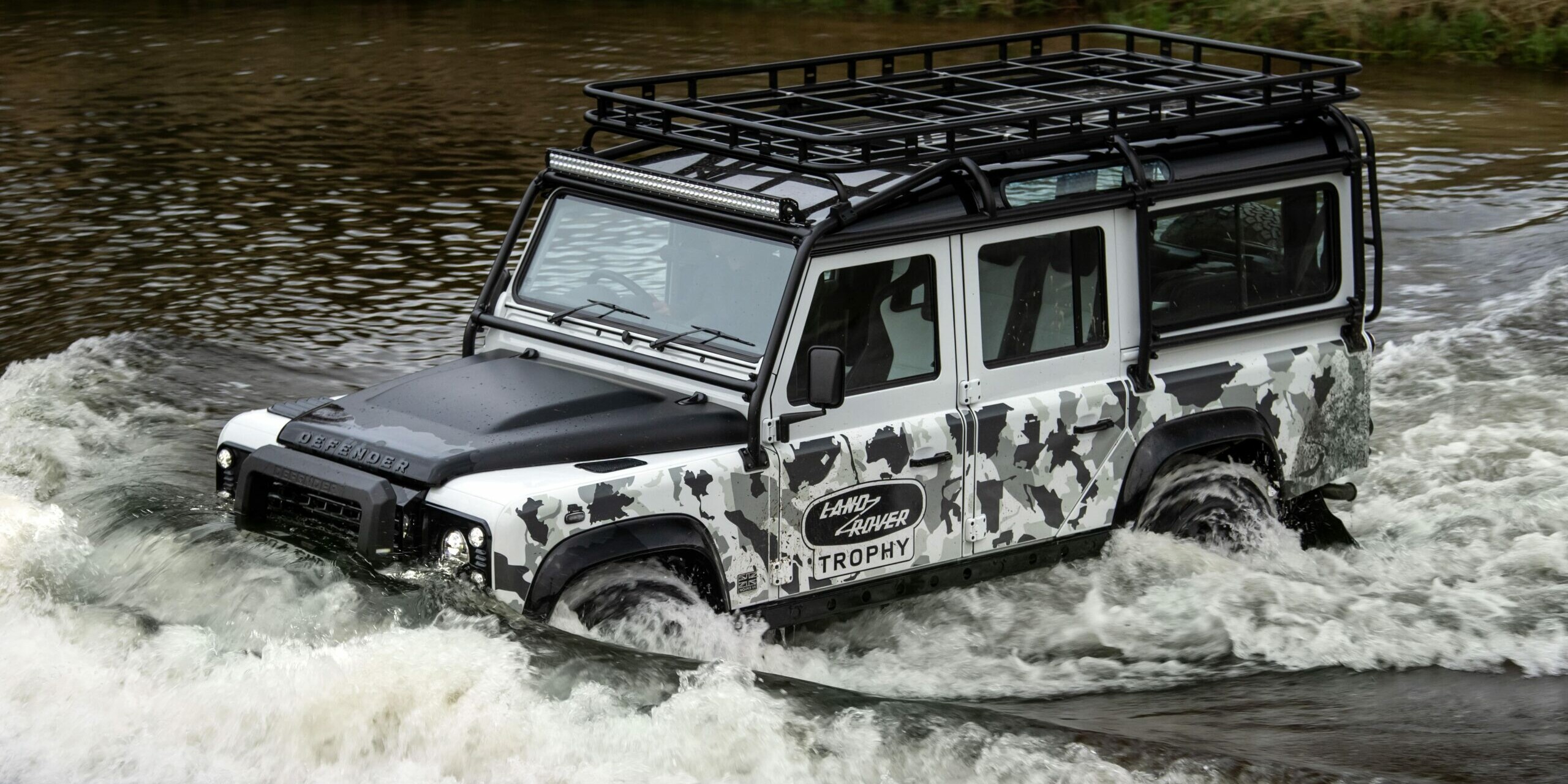 Land Rover Defender Classic Works V8 Trophy II