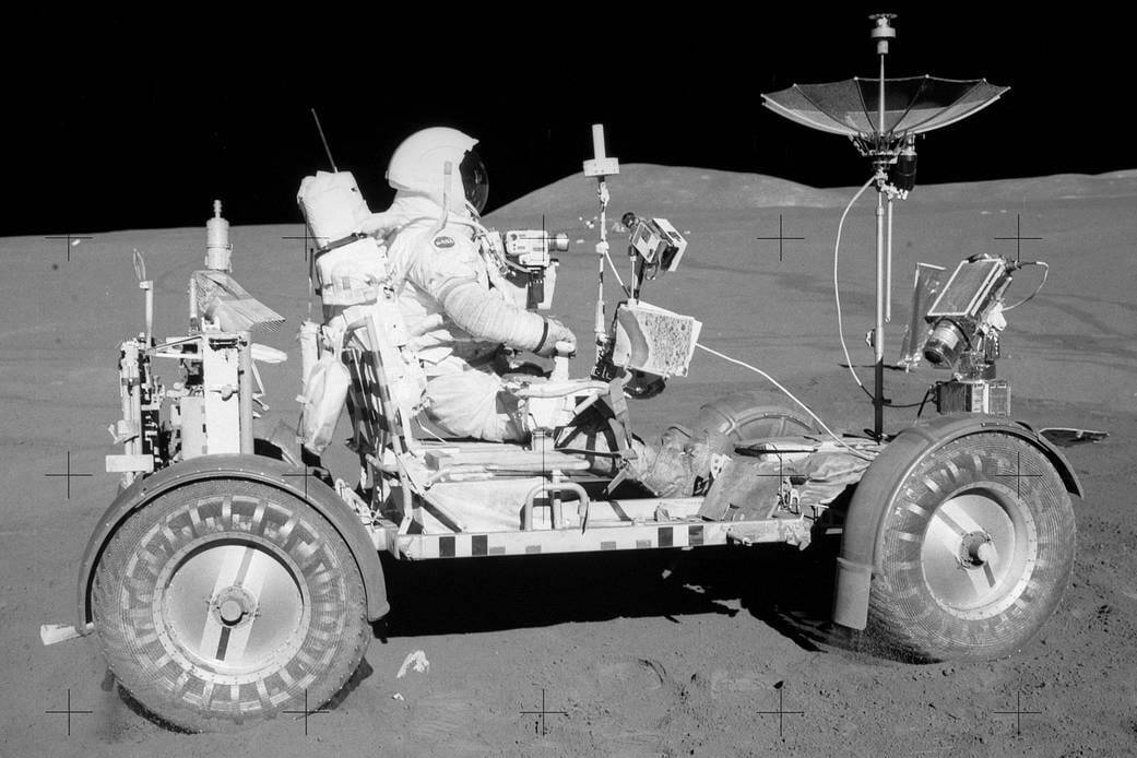 Artemis Lune Artemis-1 rover lunaire Apollo 15 NASA